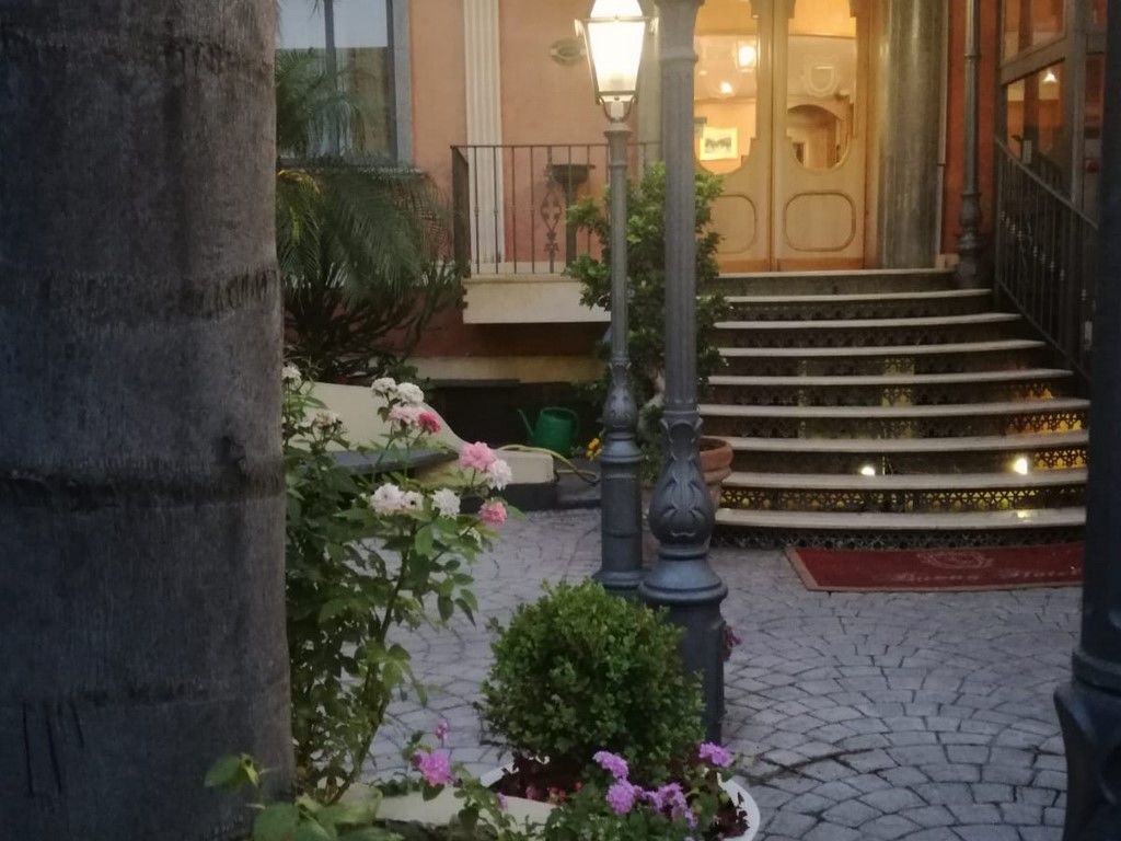 Buono B&B Napoli Esterno foto